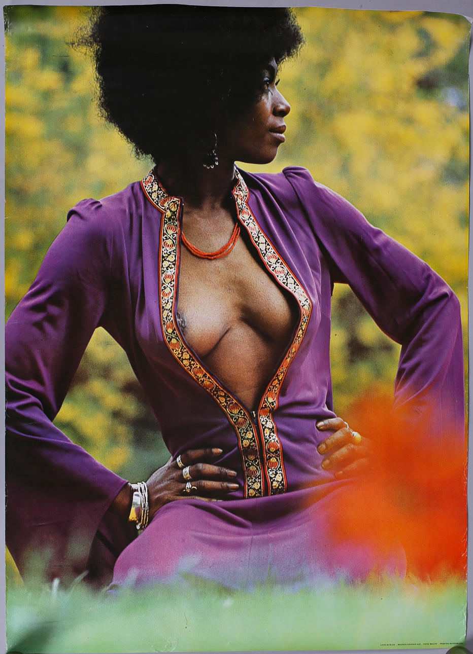 OIDENTIFIERAD FOTOGRAF. Love in blue. Affisch. Osignerad.