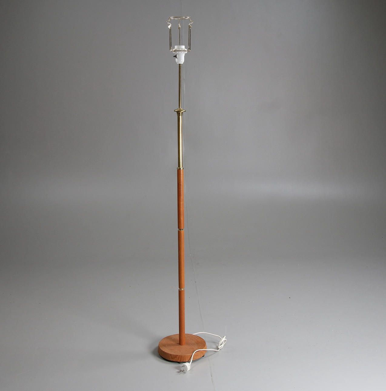 GOLVLAMPA, teak, 1950/60-tal.