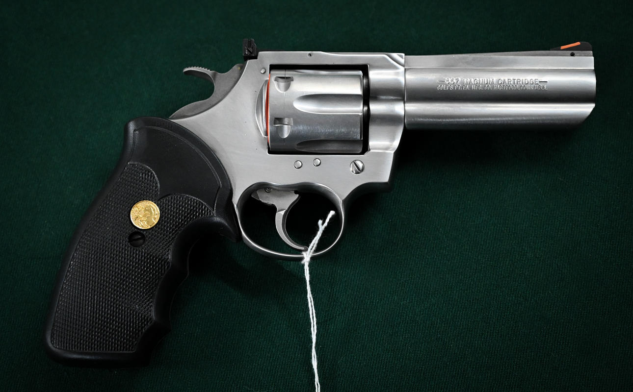 COLT. KING COBRA .357 MAGNUM.