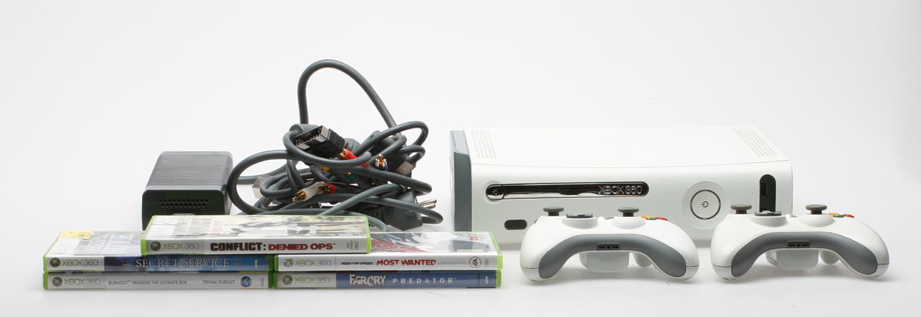 SPELKONSOL, Xbox 360, 5 spel, 2 handkontroll.