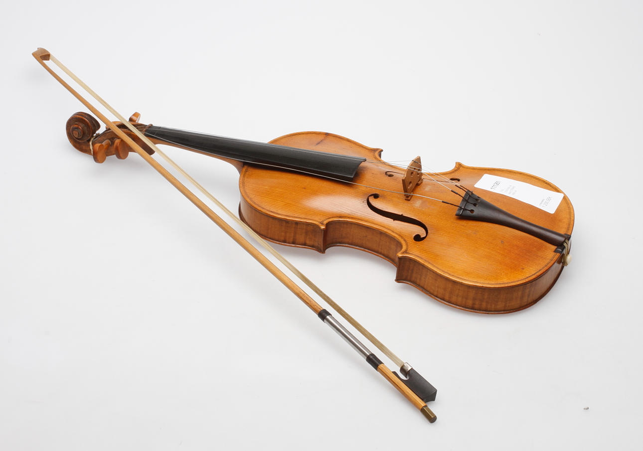 FIOL, 1700/1800-tal samt STRÅKE, 1900-tal.