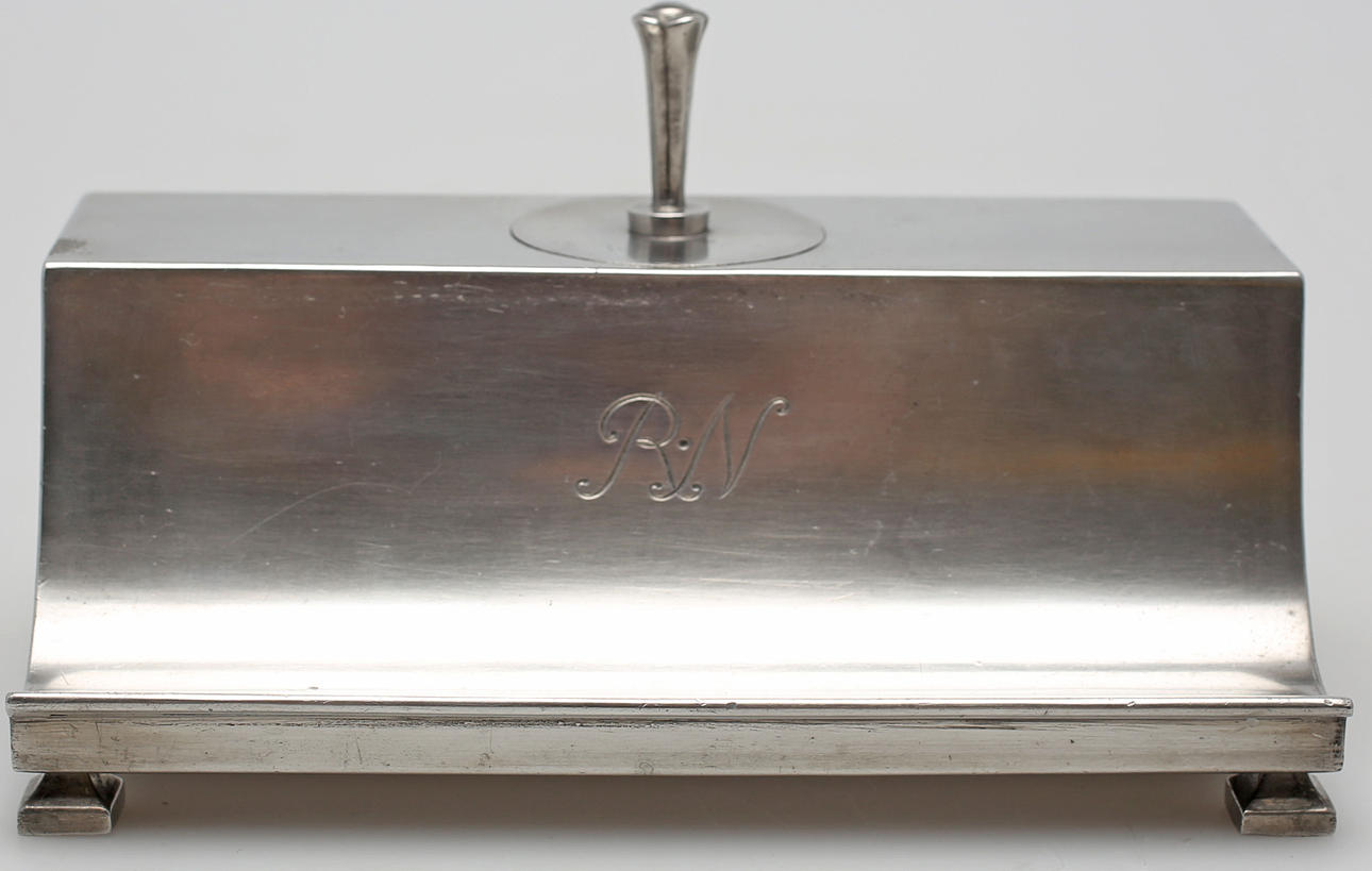 BLÄCKSTÄLL, tenn, Hugo Gehlin, Ystad Tenn, otydlig årtal stämpel troligen 1931.