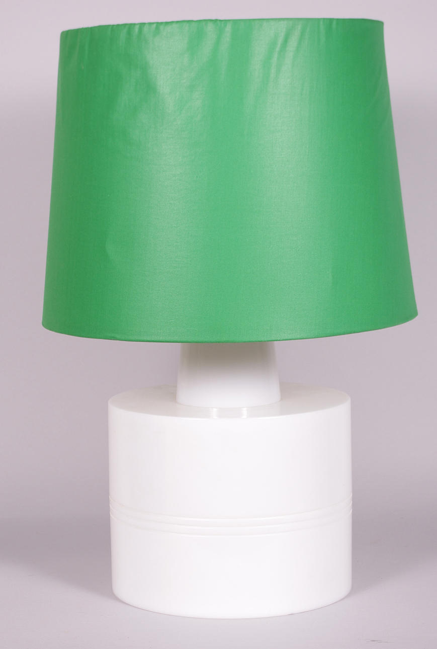 BORDSLAMPA, Luxus, vit plast med grön skärm.