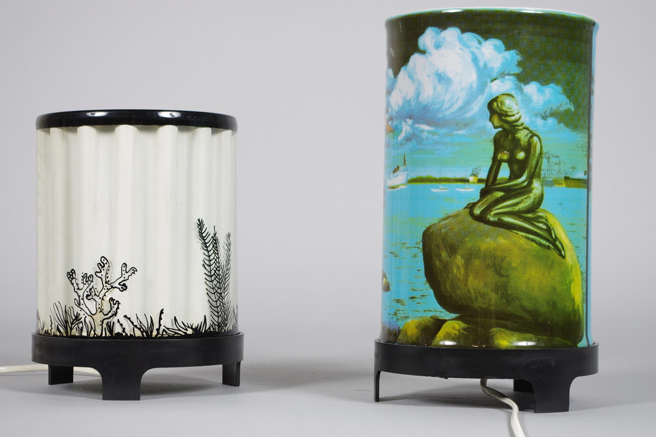 BORDSLAMPOR, 2 stycken med roterande belysning, plast.