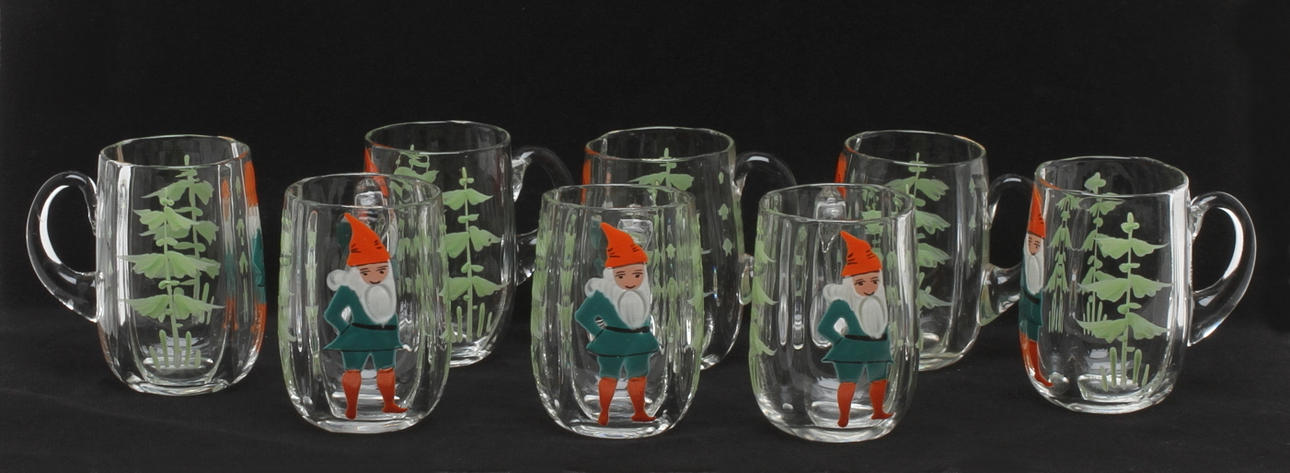 GLÖGGMUGGAR, 8 st, bemålat glas, 1900-tal.
