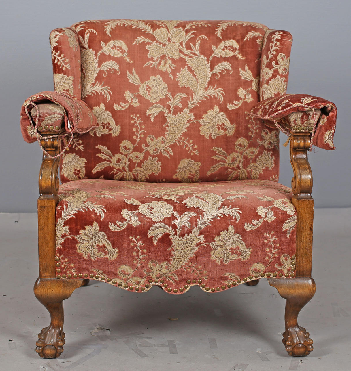 CLUBFÅTÖLJ, Ball & Claw, 1900-talets första hälft.