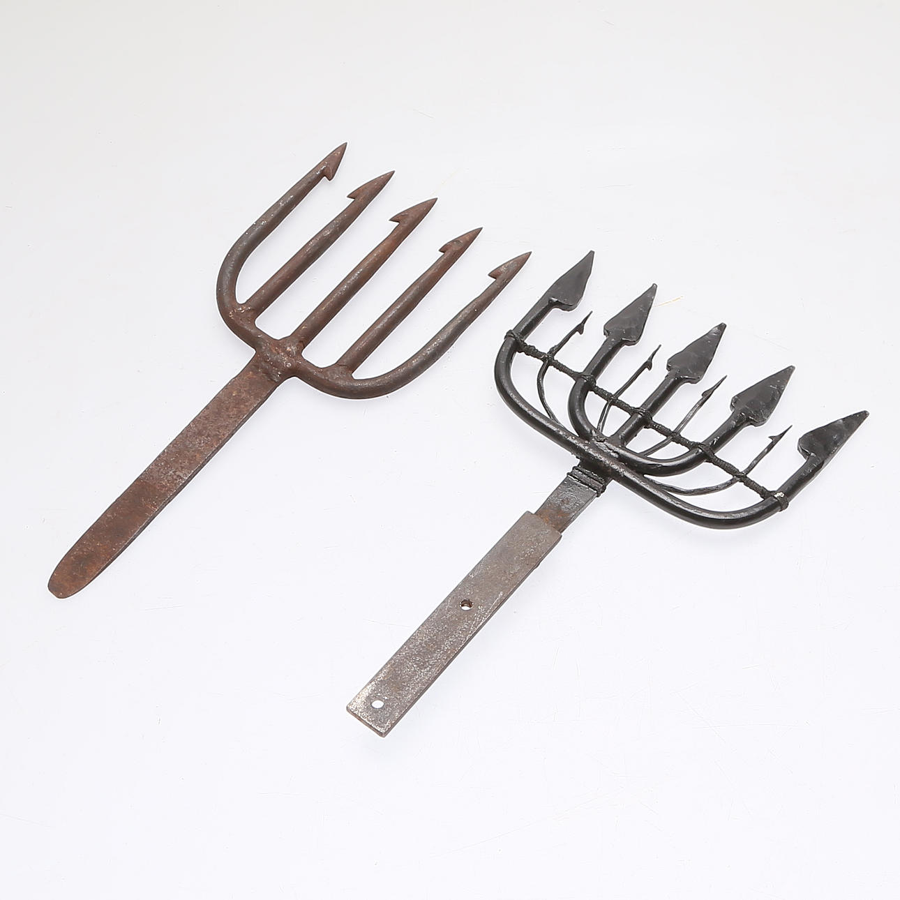 ÅLLJUSTER, 2 st, järn, 1900-tal.