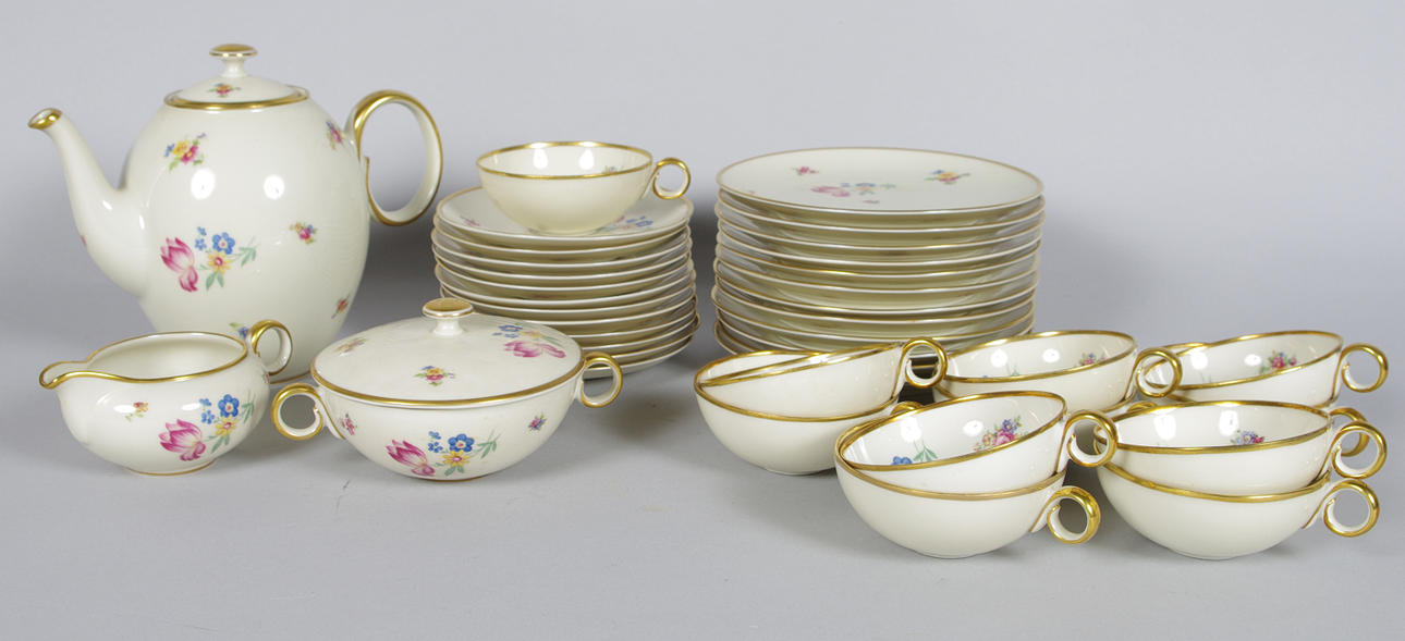 KAFFESERVIS, Hackefors, blomsterdekor med förgyllningar.