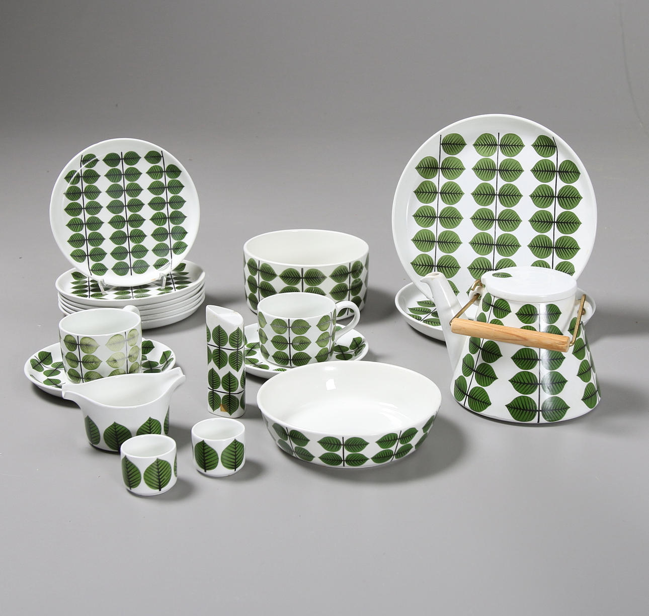 PARTI PORSLIN, 19 delar, "Berså", Stig Lindberg, Gustavsberg.