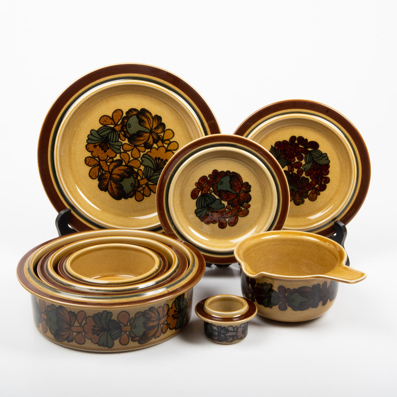 SERVISDELAR, 26 stycken, stengods, "Otso", Arabia.