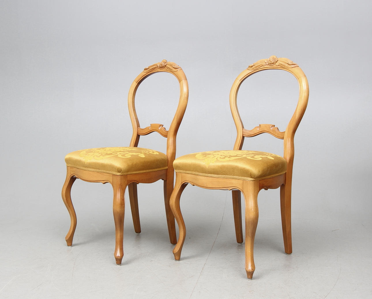 STOLAR, ett par, rokokostil, 1900-tal.