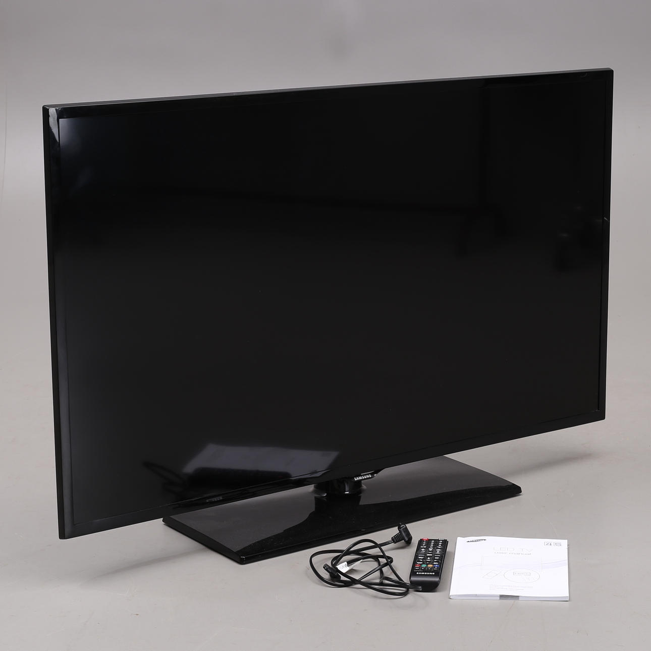 LED TV, 46", Samsung.