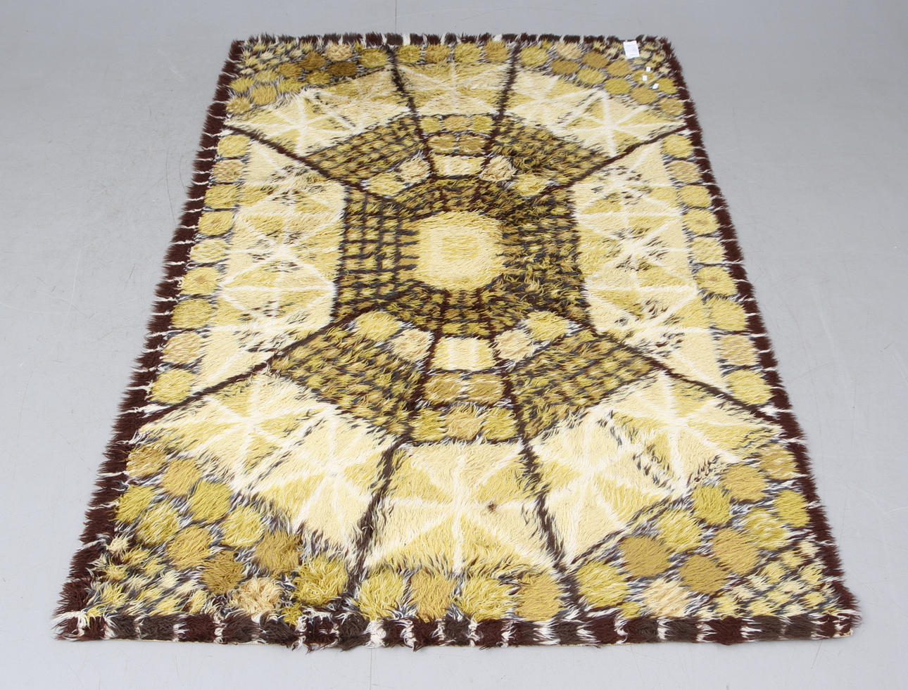 MATTA, rya, "Löfstad", Marianne Richter, Wahlbecks mattfabrik, 1960-tal. 198 x 142 cm.