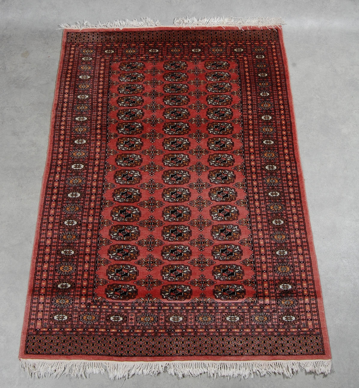 MATTA, Pakistan, 198 x 138 cm.