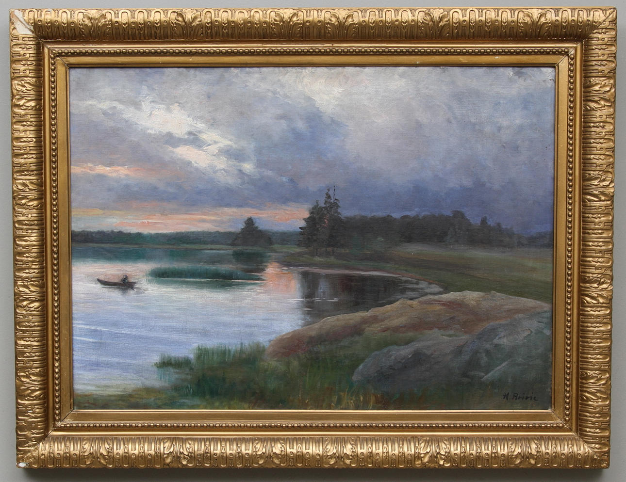 OKÄND KONSTNÄR. Sjölandskap med roddbåt. Olja på duk. Signerad H.Brivie ?