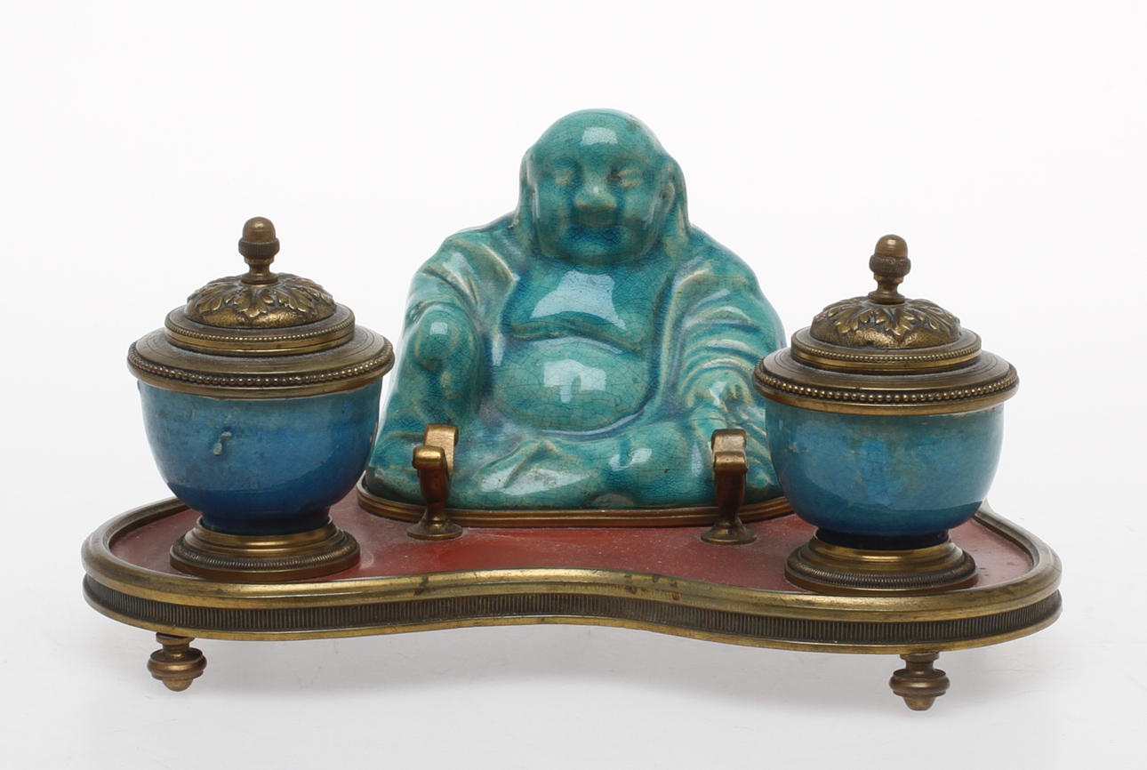 SKRIVBORDSSTÄLL, med bläckhorn, 1900-tal.