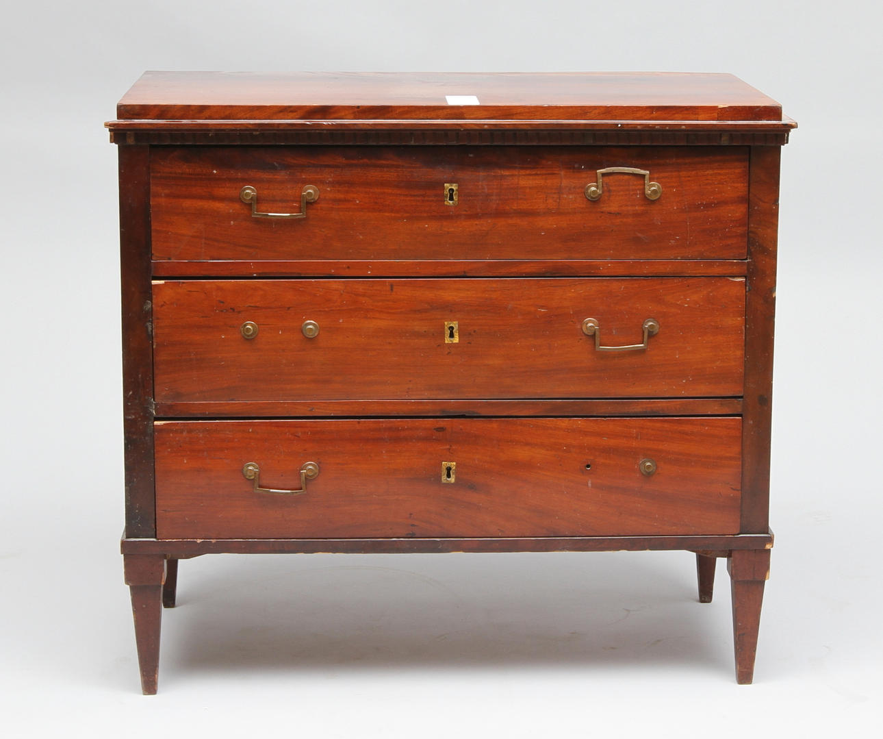 BYRÅ, sengustaviansk, omkring 1800.