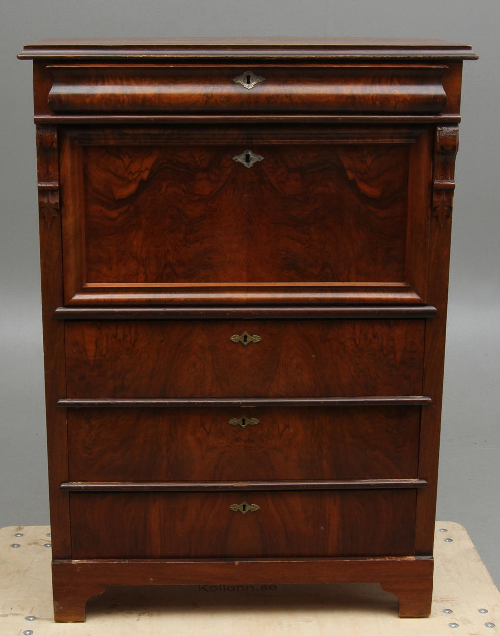 CHIFFONJÉ, 1800-tal.