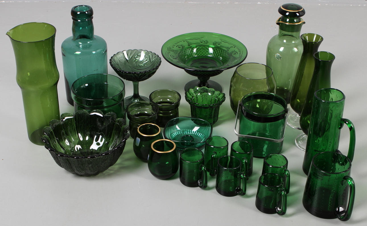 PARTI GRÖNT GLAS, 25 delar, bland annat Åfors, Johansfors, 1900-tal.