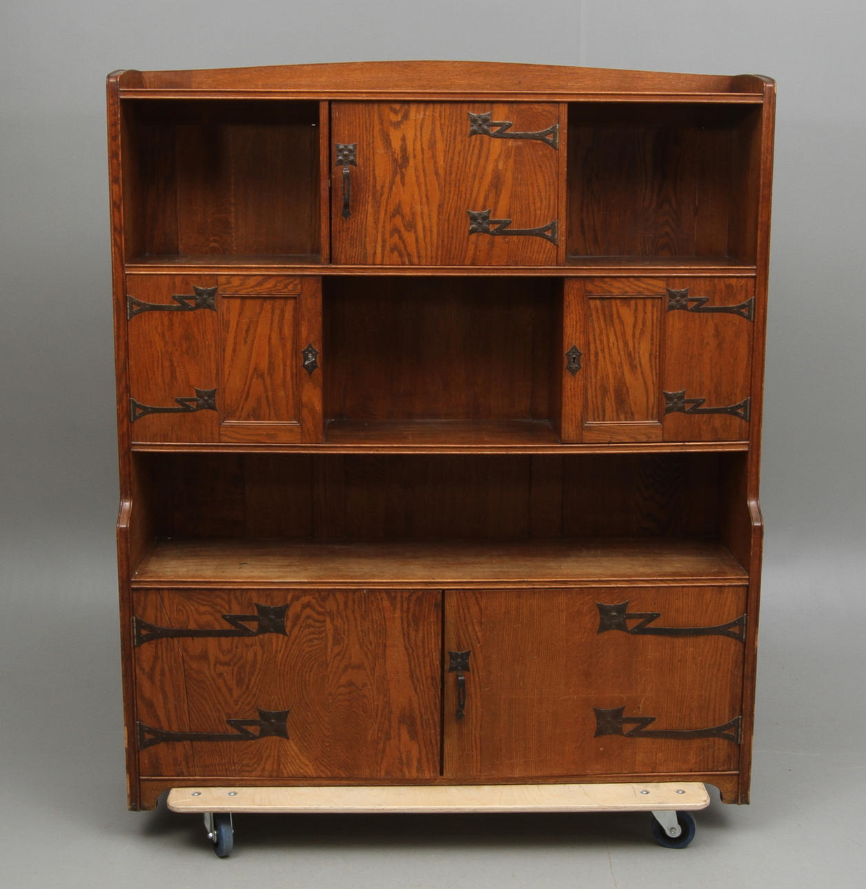 BOKHYLLA, med skåpsdörrar, jugend, 1900-tal.