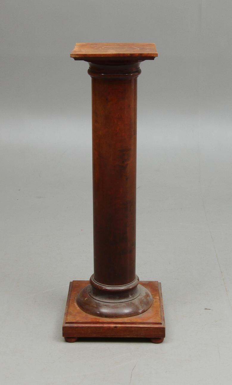 PIEDESTAL, Karl-Johanstil, 1900-tal.