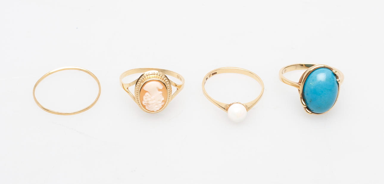 RINGAR, 4 st, 18k guld, vikt ca 6.8 gr.