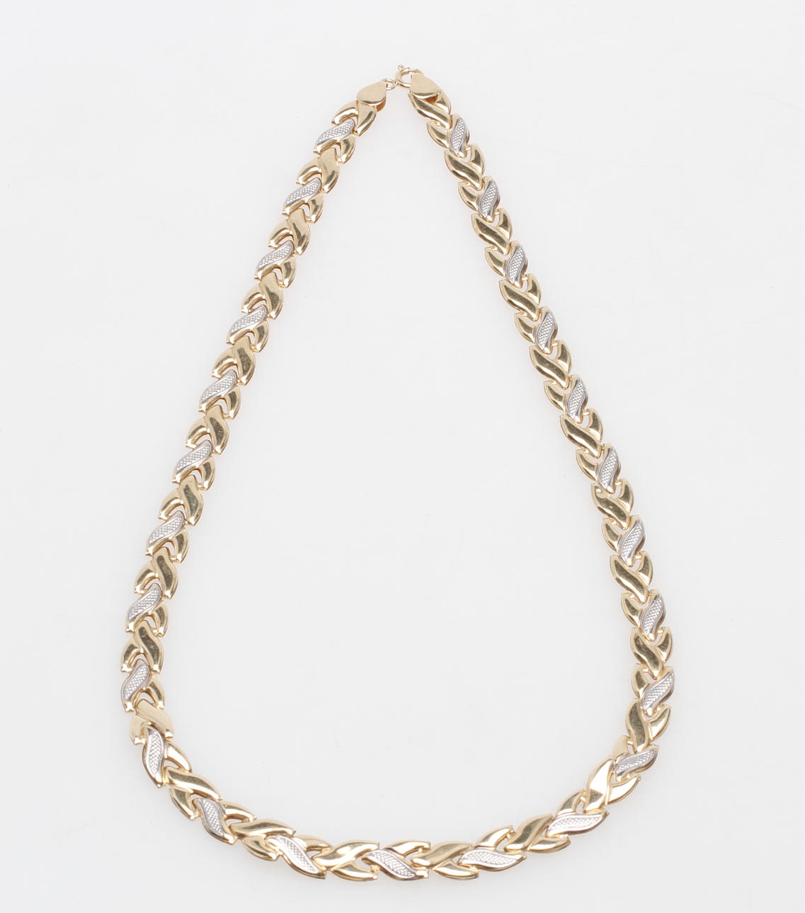 HALSBAND, rött/vitt 14k guld, vikt ca 8,8 gr.