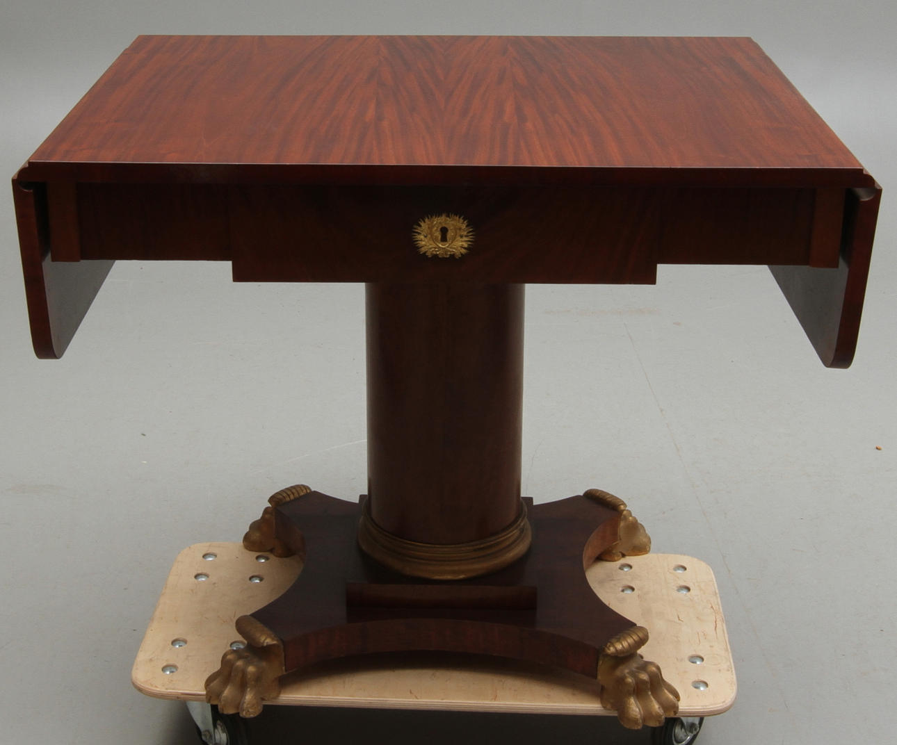 SALONGSBORD, med låda i sargen, Karl Johnan-stil, 1900-tal.