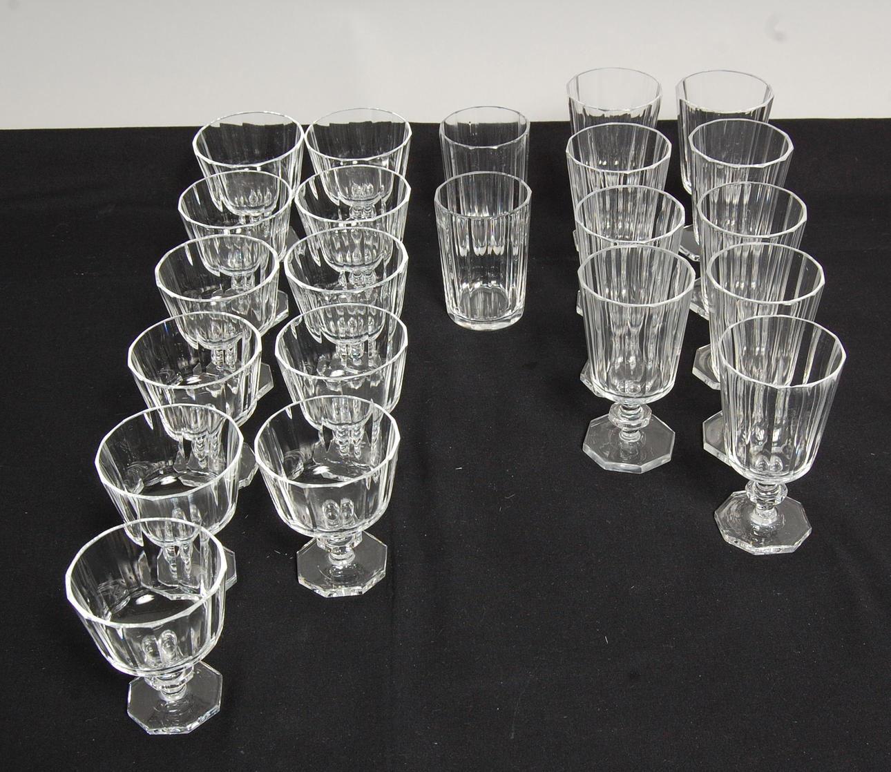 GLAS, 22 st, " Karlberg " Elis Berg, Kosta.