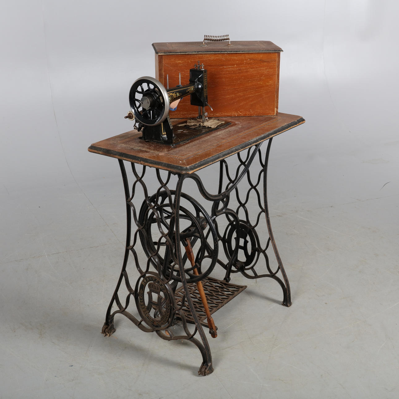 SEWING MACHINE, Husqvarna.