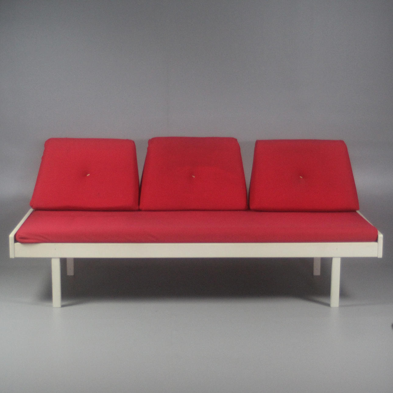 DAYBED design Huonekaluja kalusteet.