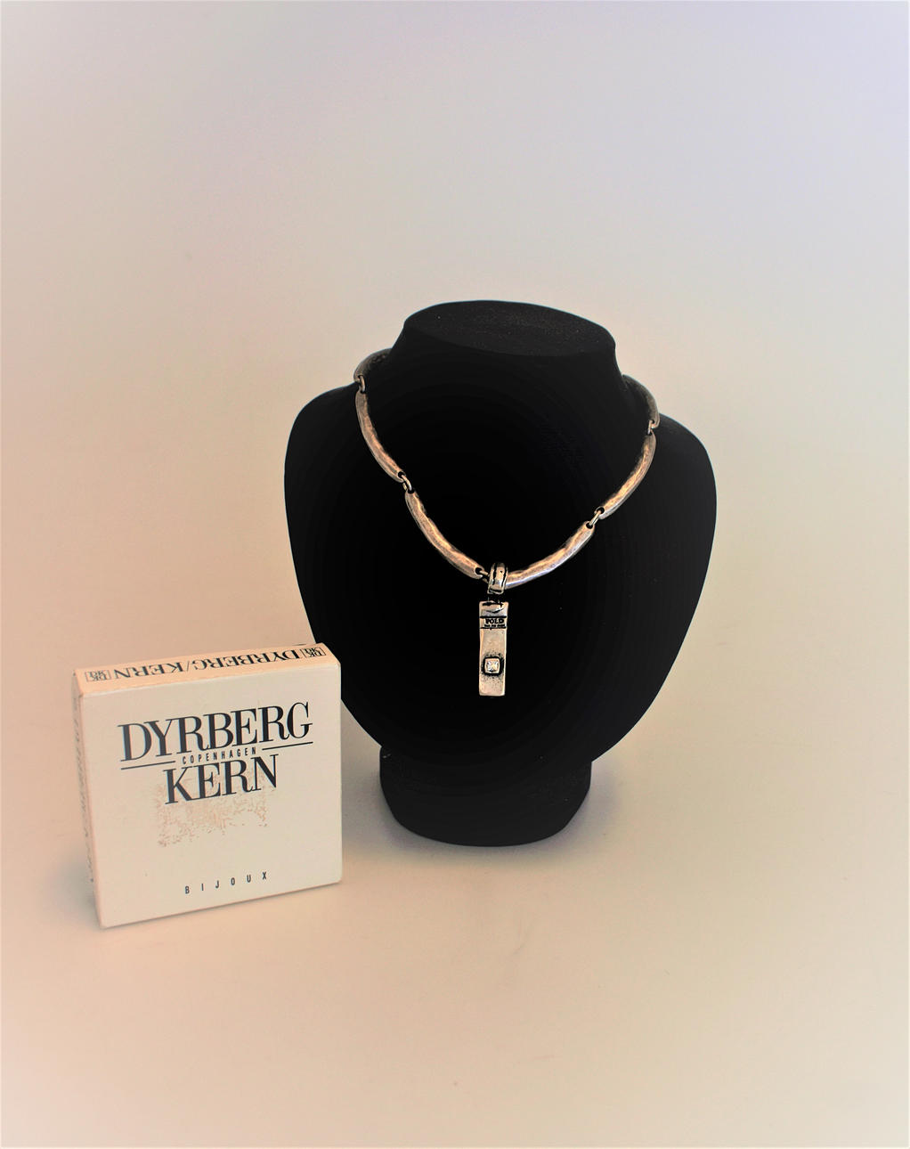 HALSBAND Dyberg / Kern.