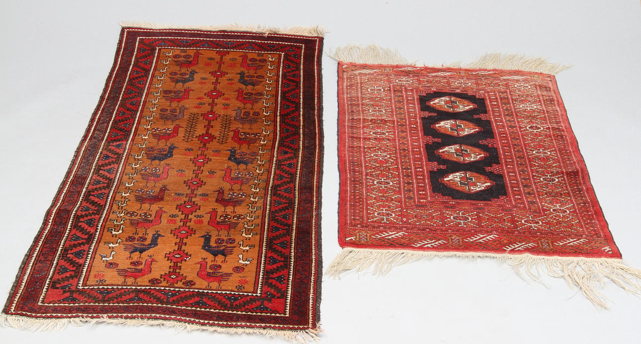 MATTOR, 2 st, orientaliska, ca 158 x 84 cm respektive 110 x 83 cm.