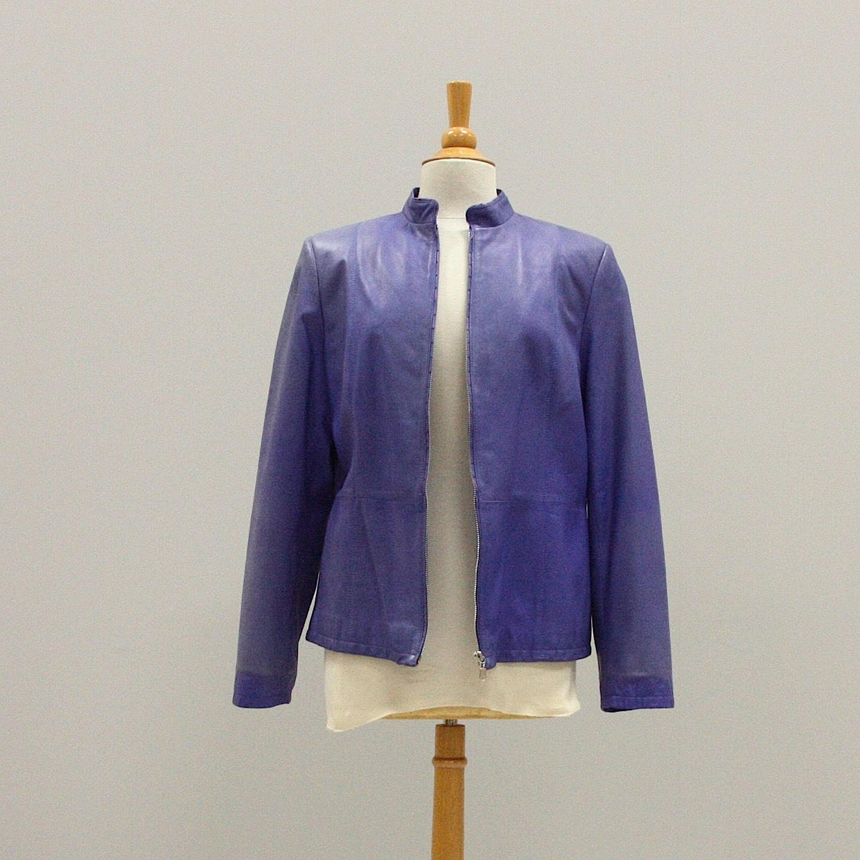 LEDERJACKE, lila, REVERS, Größe L.