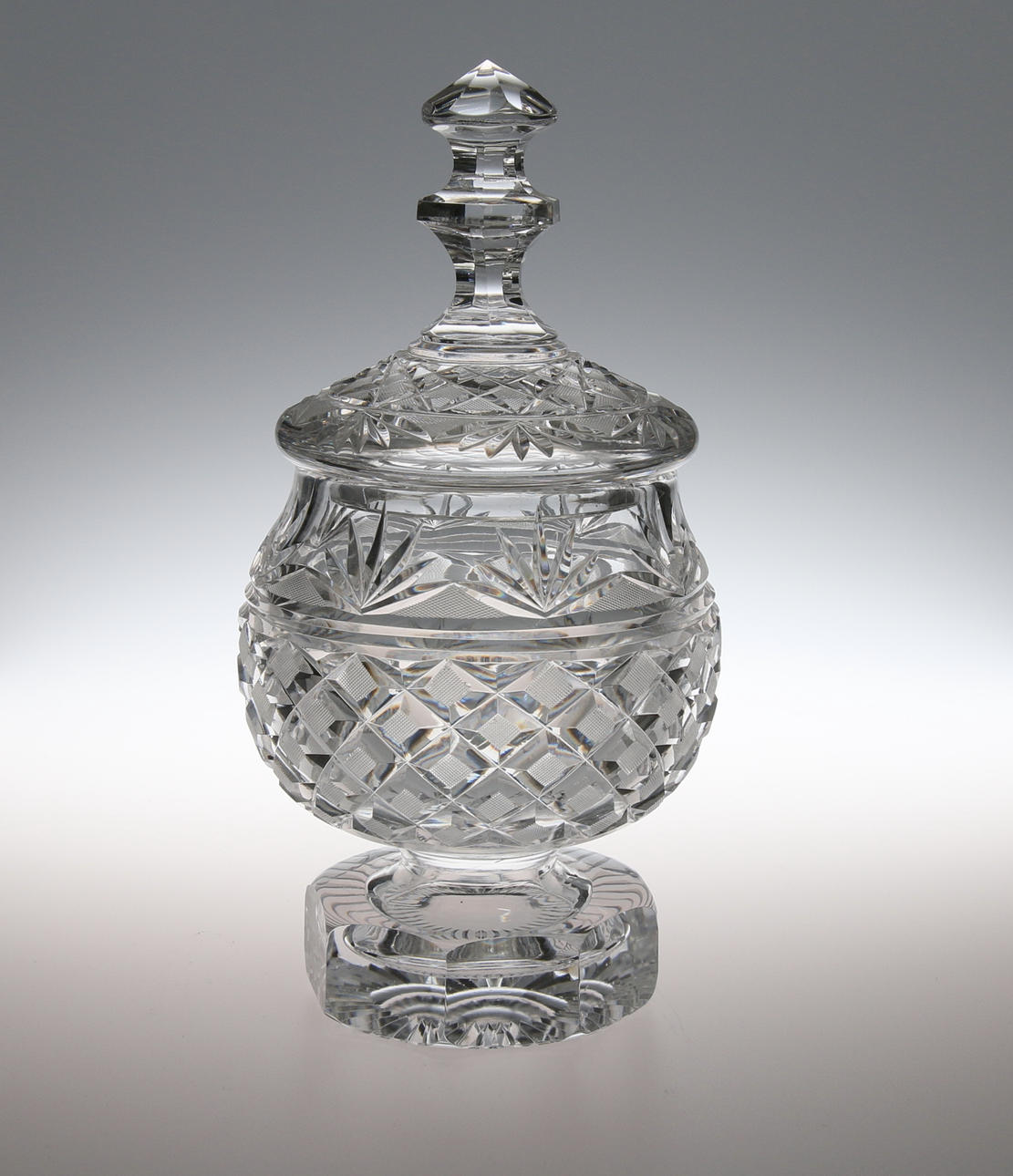 GLASSKÅL MED LOCK, 1900-tal.