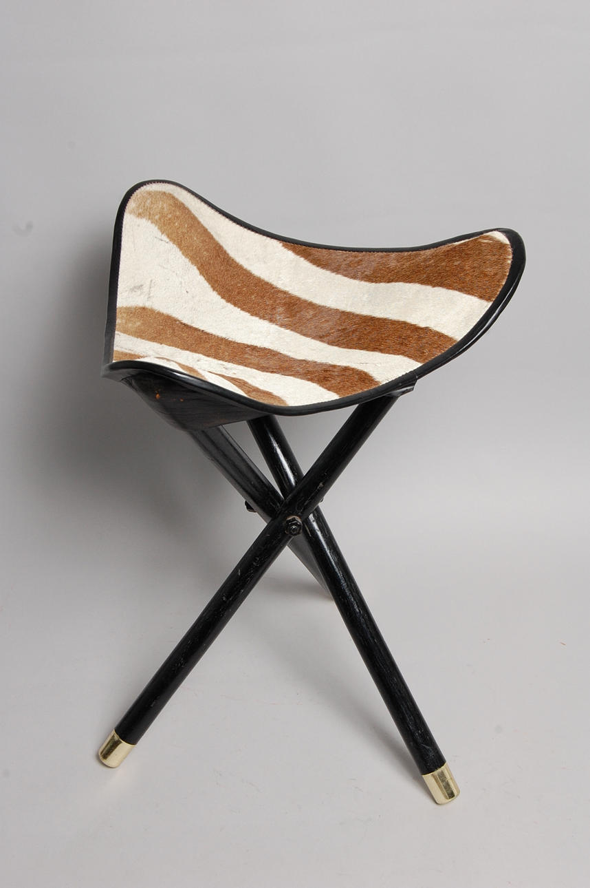 PALL, med Zebraskinn.