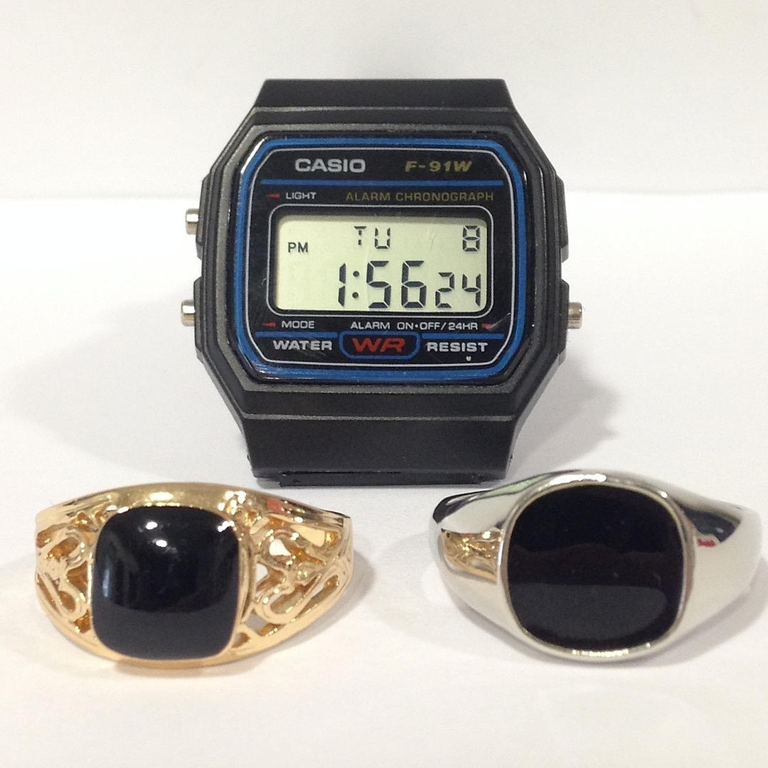 CASIO WATCH AND RINGS.