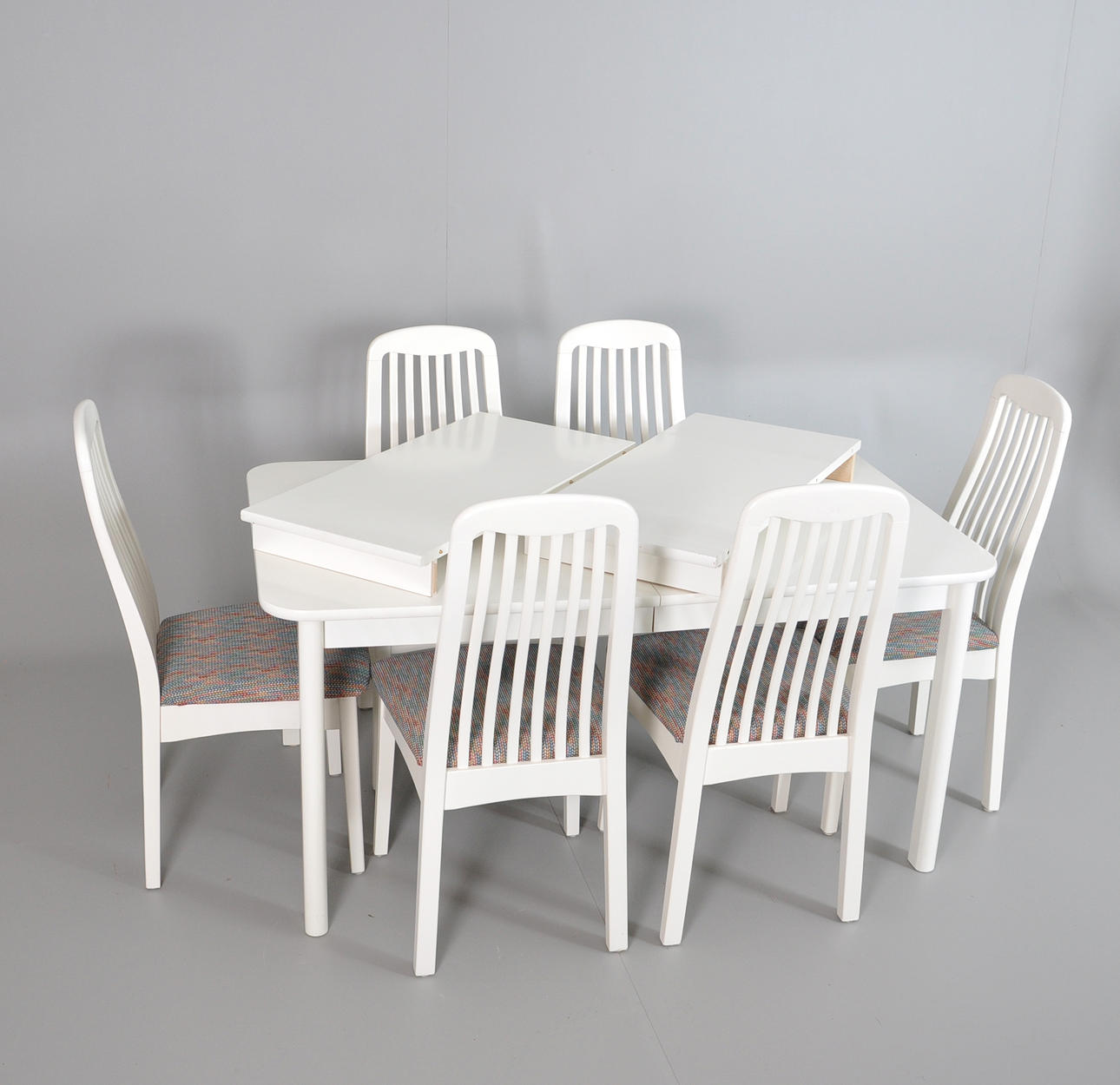 KÖKSMÖBLER, bord + 6 stolar.