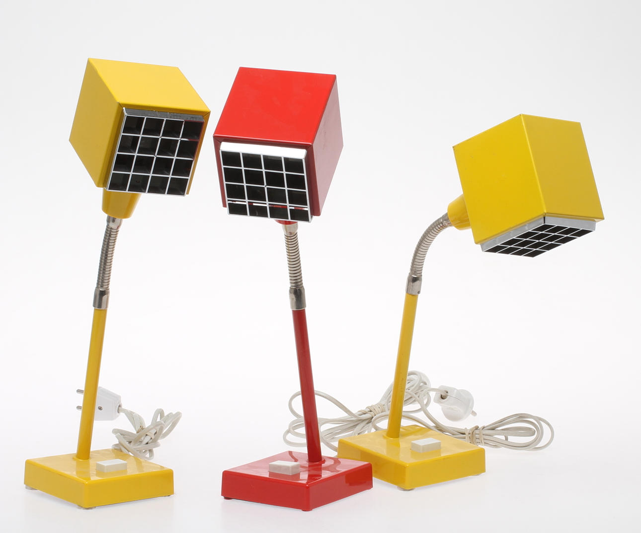 SKRIVBORDSLAMPOR, 3 st, "Elidus Kuben" Hans-Agne Jakobsson, 1900-talets andra hälft.