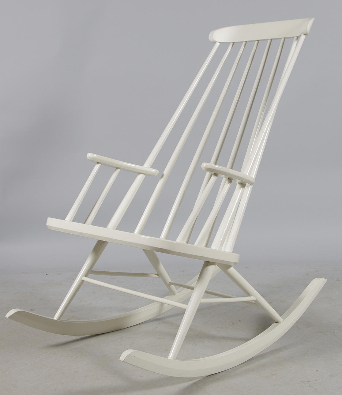 GUNGSTOL, "Gunga Din", vitmålad, design Gillis Lundgren för IKEA 1955.