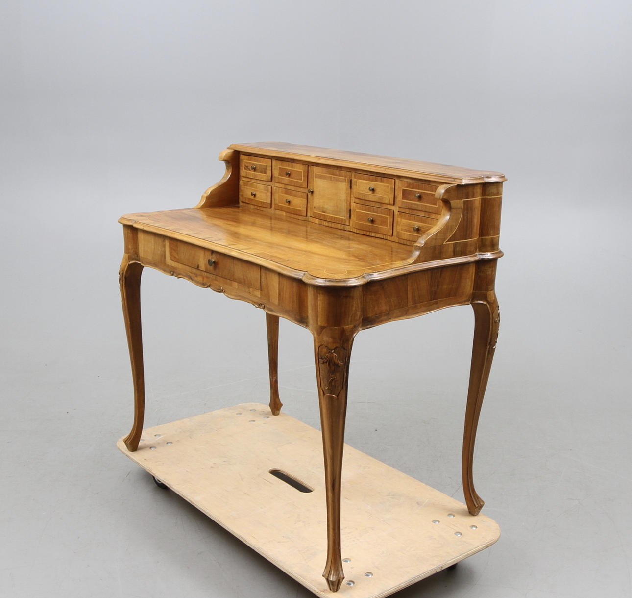 DAMSKRIVBORD MED UPPSATS, barockstil, 1900-tal.