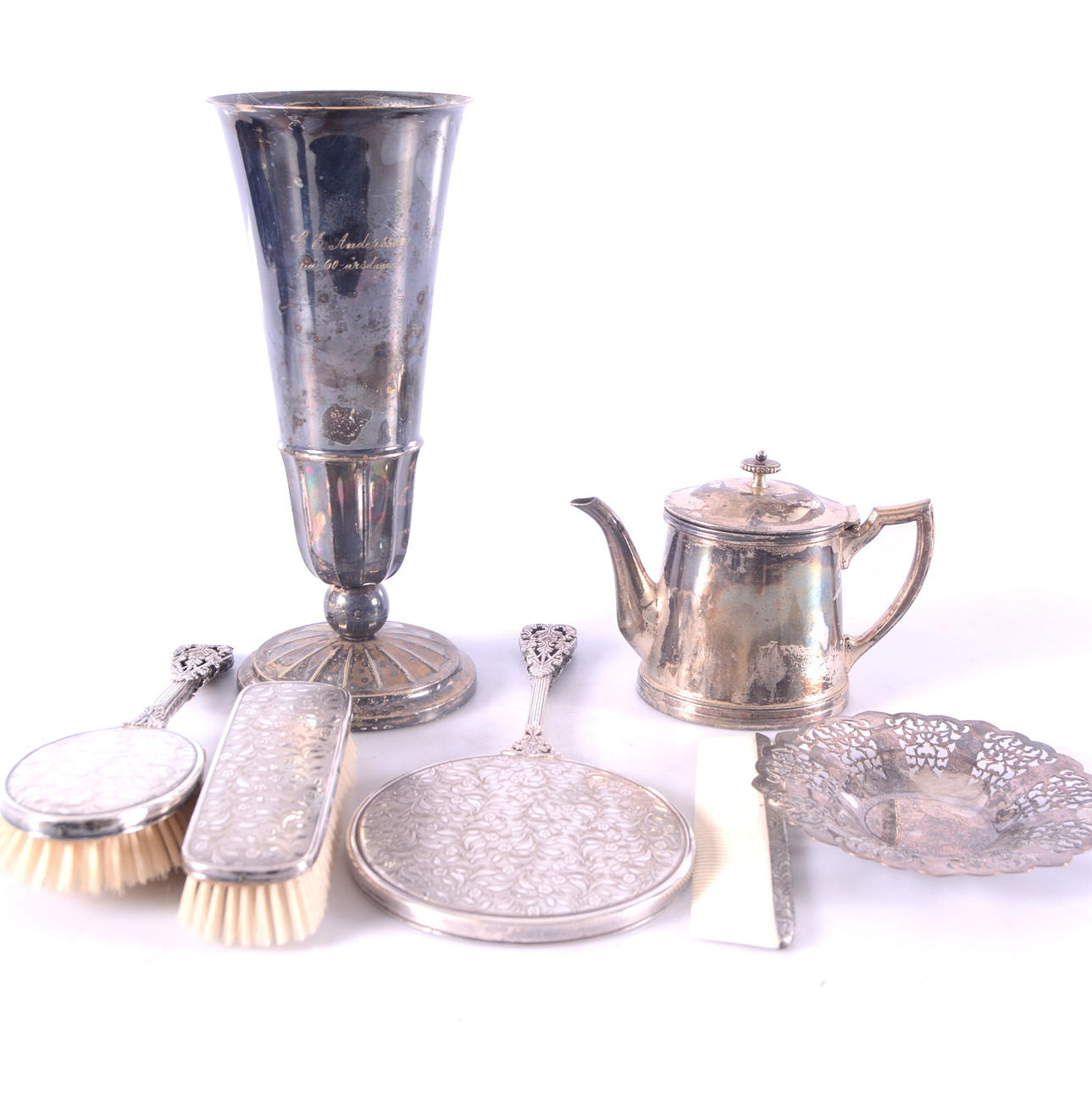 NYSILVERFÖREMÅL, 7 delar.