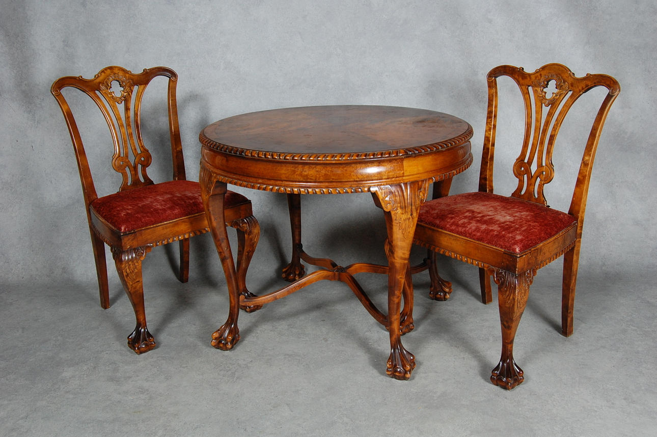 BORD, 2 st Stolar, Chippendalestil, 1930-40-tal.