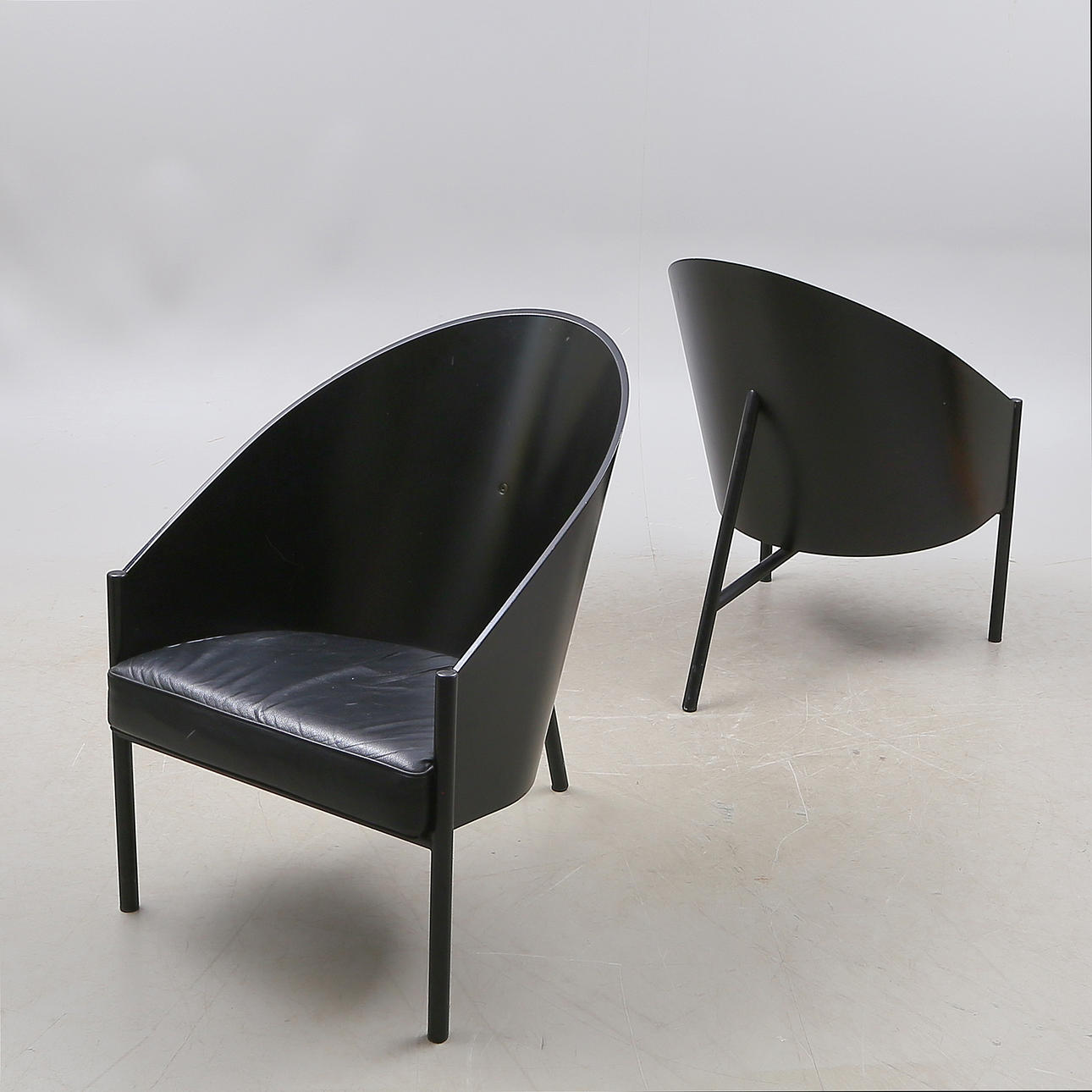 PHILIPPE STARCK. LÆNESTOLE 1 par "Pratfall" 1900-tallet.