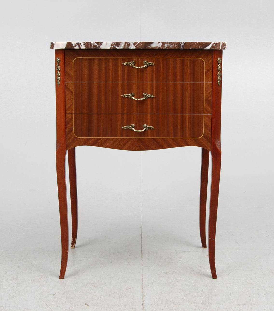 BYRÅ med stenskiva.Sent 1900-tal.