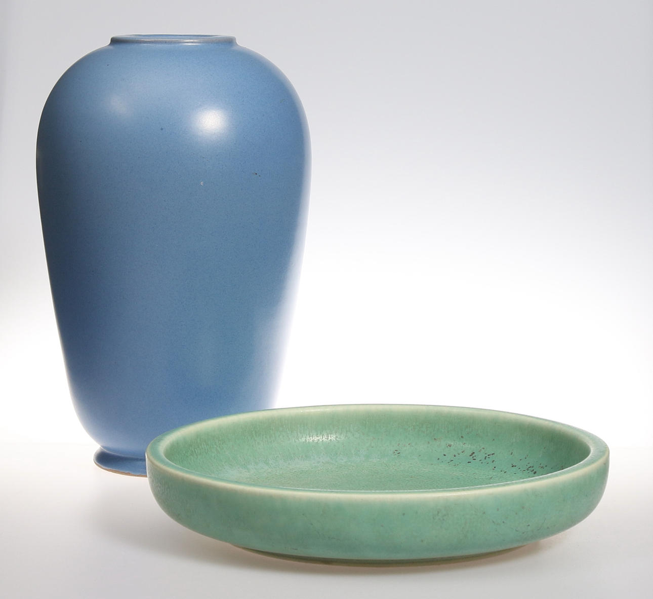 PARTI KERAMIK, fat, Gunnar Nylund. VAS, Carl Christer Heijl. 1900-talets mitt.