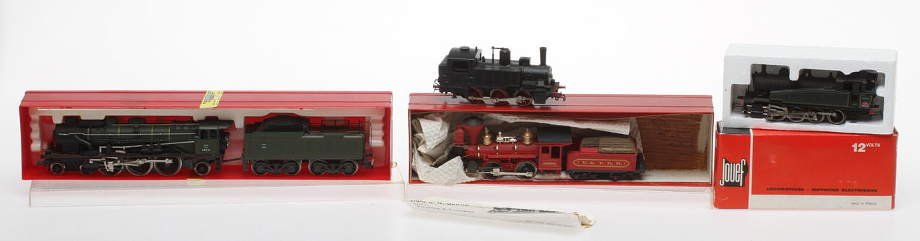 MODELLTÅG RIVAROSSI ånglok med tender, POCHER ett amerikanskt ånglok och JOUEF tanklok i originalkartong. Tillkommer RIVAROSSI tanklok.