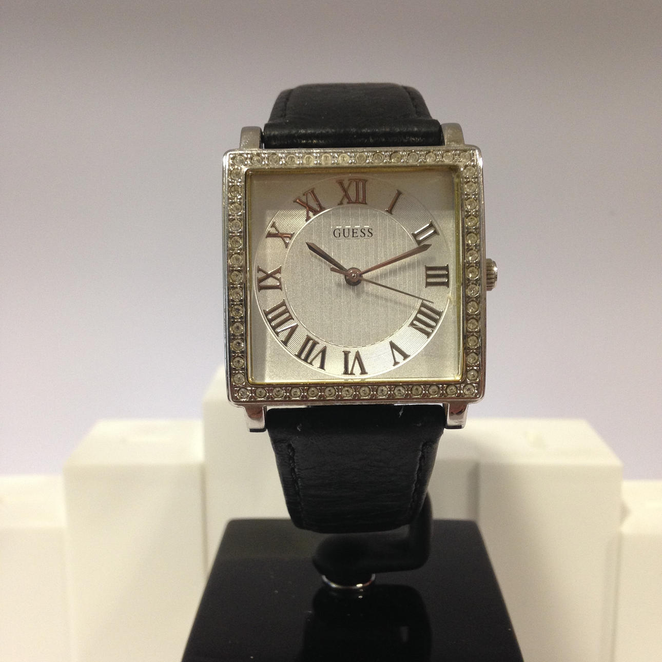 CRYSTAL RANDED GUESS UR.