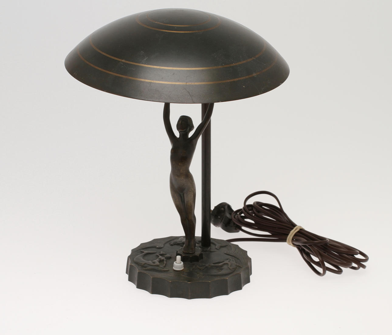 BORDSLAMPA, med plåtskärm, Art Deco, 1920-tal.