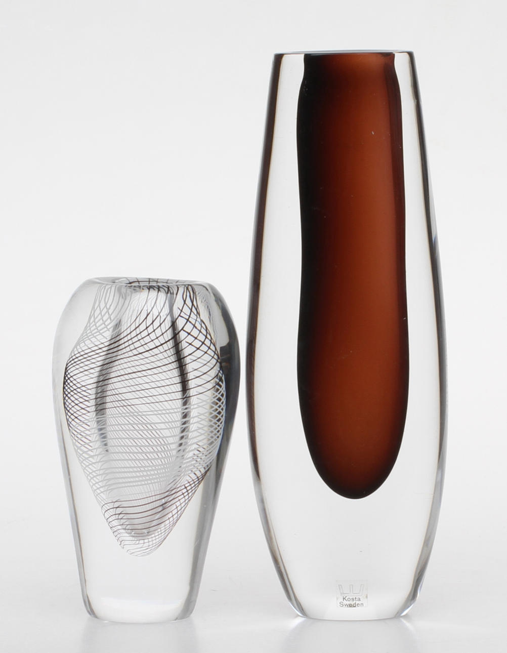 VASER, 2 st, Vicke Lindstrand, 1900-tal.